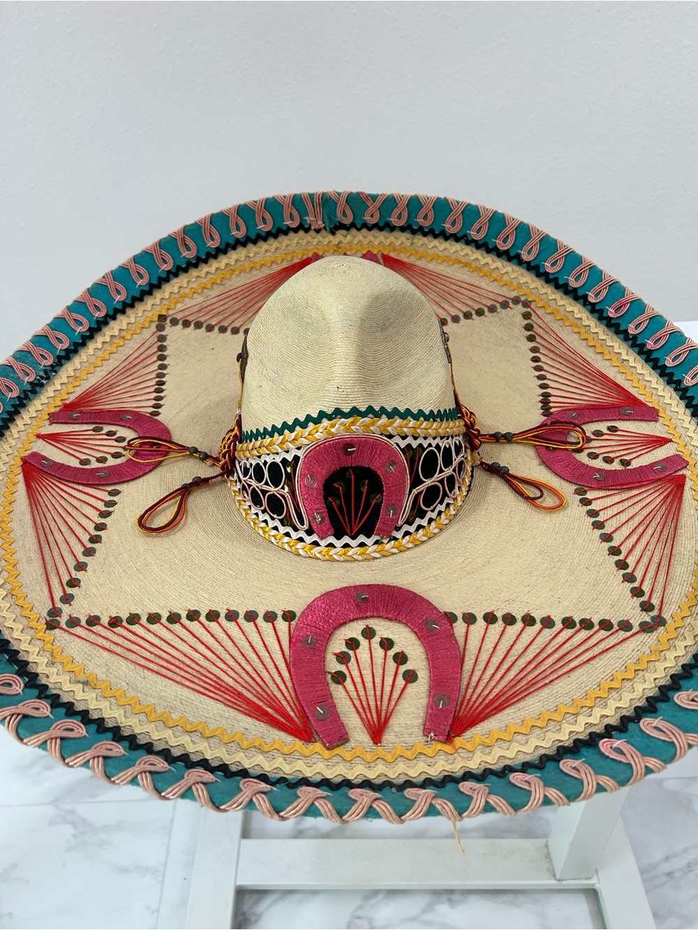 Calidad Vintage Charro Horseshoe Wide-Brim Straw Sombrero Hat
